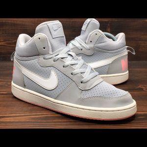 Nike Court Borough Mid